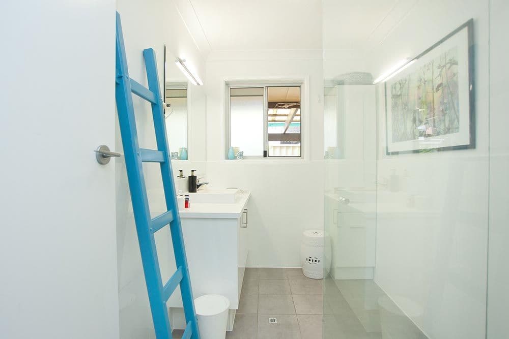 15 Robin Avenue, Paradise Point QLD 4216, Paradise Point - Thumbnail 5