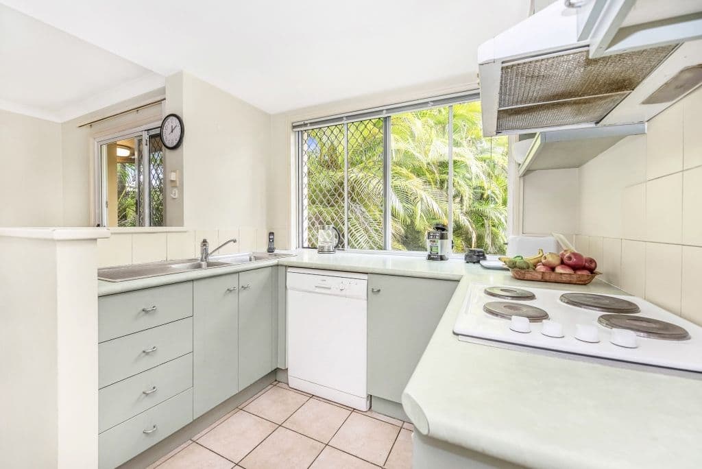 215 Cottesloe Drive, Mermaid Waters QLD 4218, Mermaid Waters - Thumbnail 4