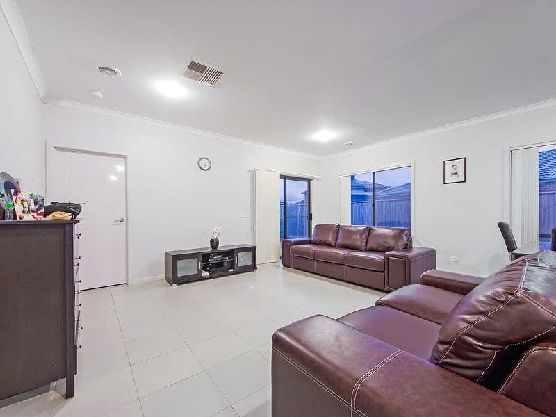 26 Fieldwren Drive, WILLIAMS LANDING VIC 3027, Williams Landing - Thumbnail 4