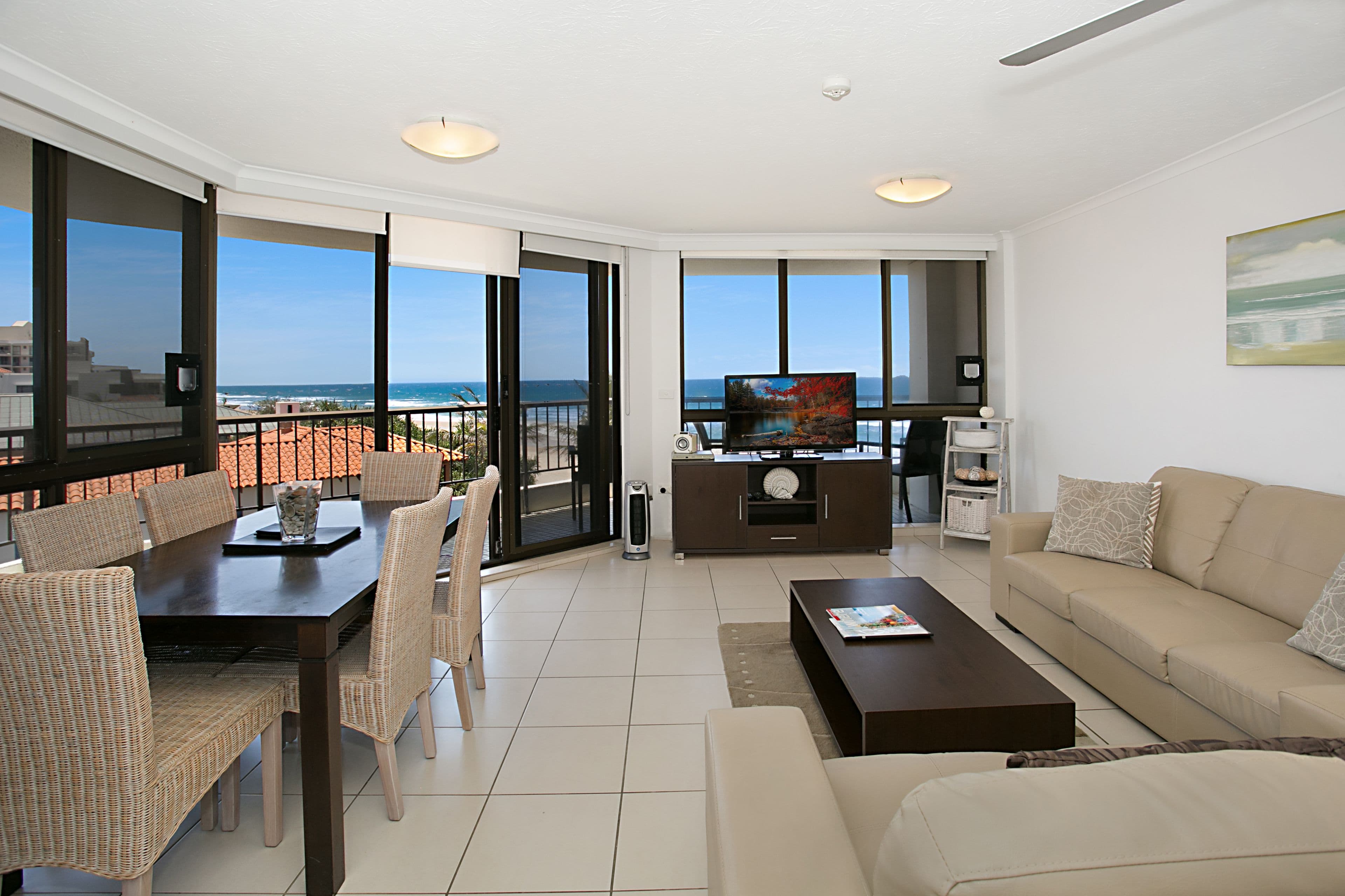 37 Albatross Avenue, Mermaid Beach QLD 4218, Mermaid Beach - Thumbnail 3