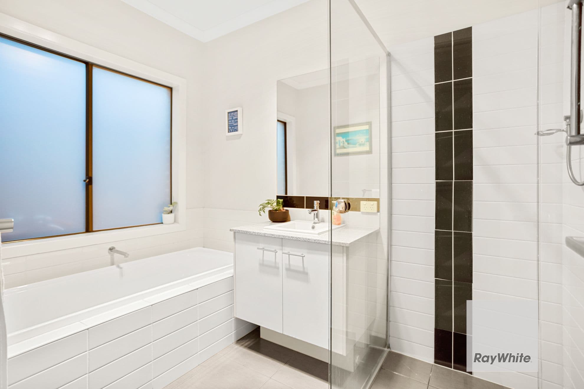7 Hobart Way, Taylors Hill VIC 3037, Taylors Hill - Thumbnail 4