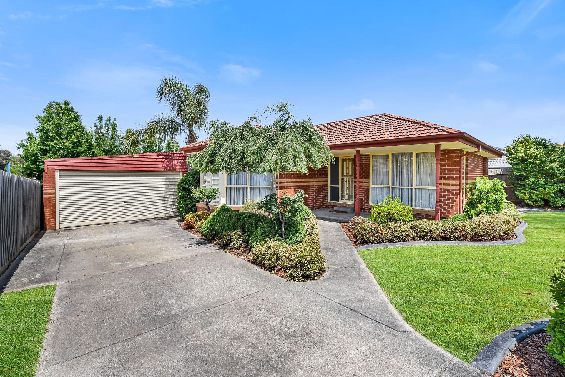 2 Howitt Court, Berwick VIC 3806, Berwick - Thumbnail 2