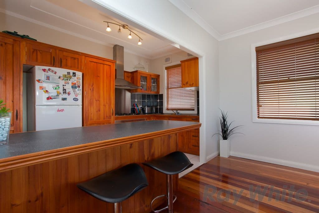 21 Meredith Street, NEW LAMBTON NSW 2305, New Lambton - Thumbnail 4