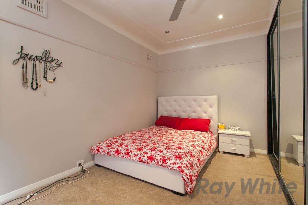21 Meredith Street, NEW LAMBTON NSW 2305, New Lambton - Thumbnail 6