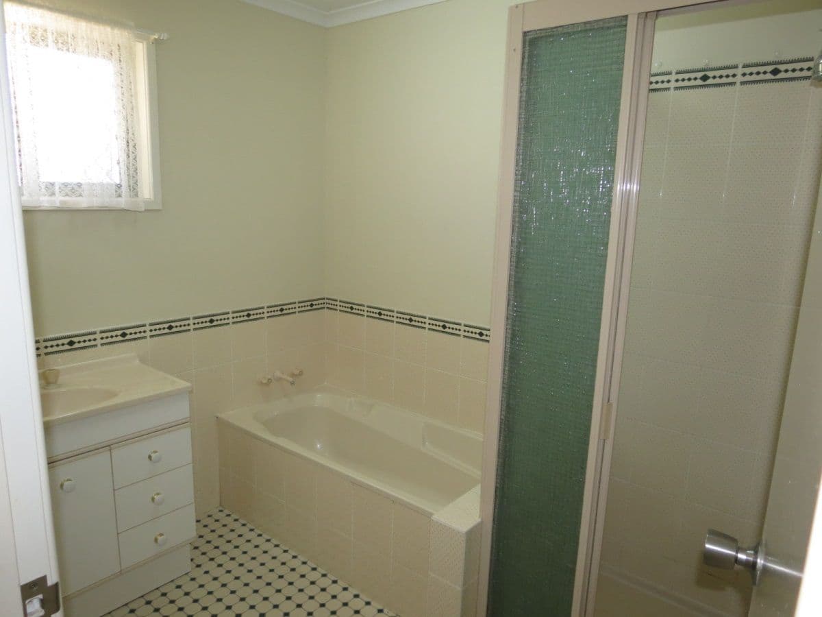 EMERALD QLD 4720, Emerald - Thumbnail 6