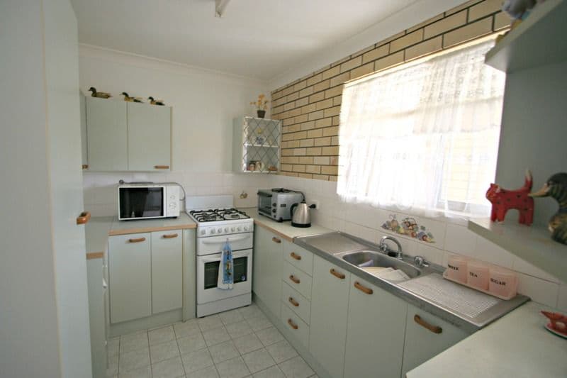 97 Akonna Street, WYNNUM QLD 4178, Wynnum - Thumbnail 2