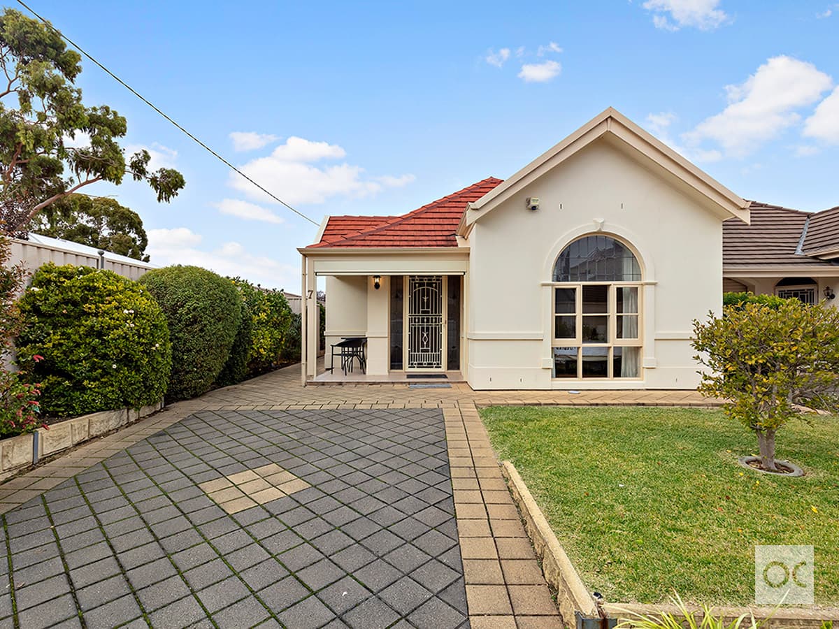 7/4 Briar Road, Felixstow - Image 1