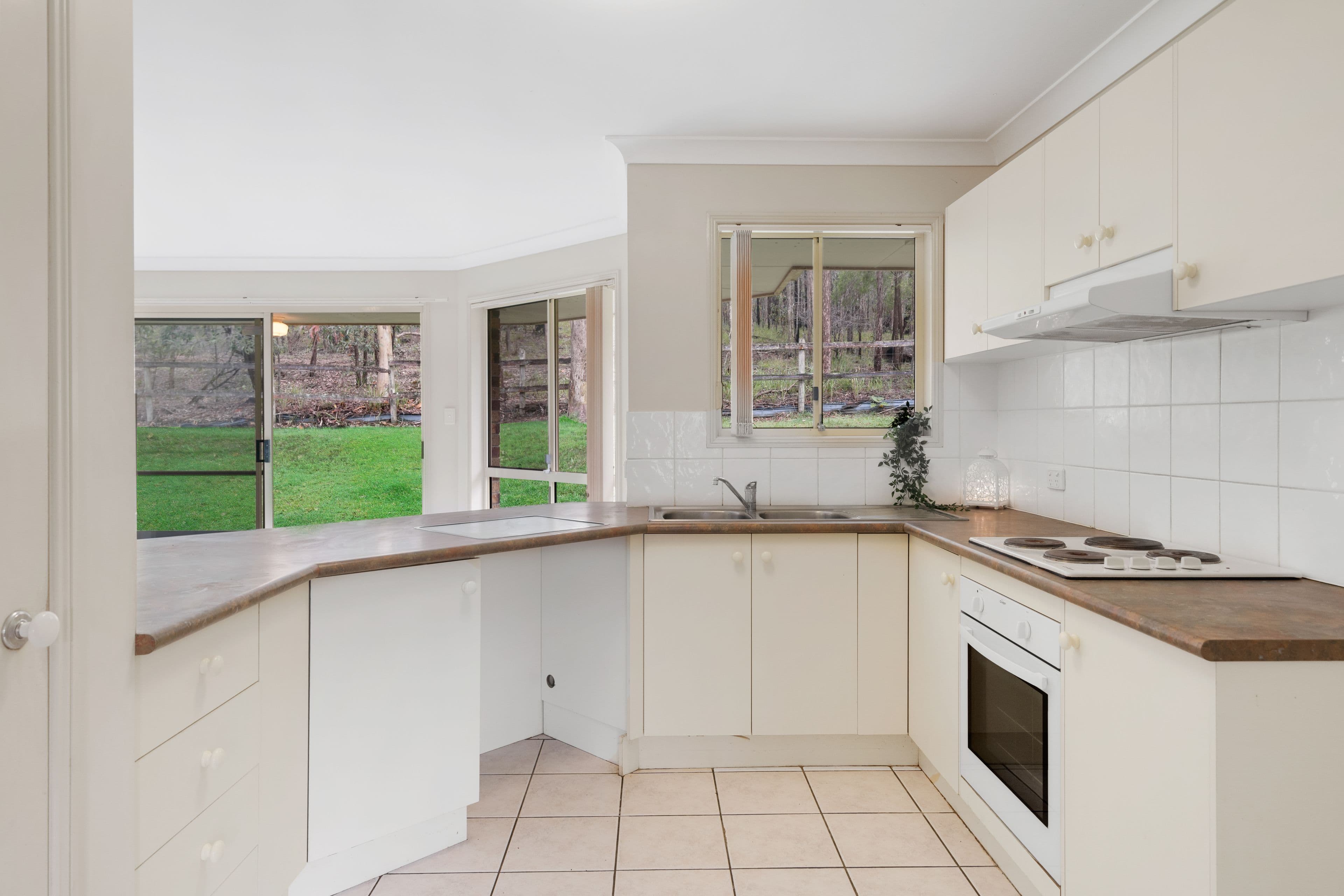 82 Kununurra Crescent, Shailer Park QLD 4128, Shailer Park - Thumbnail 3