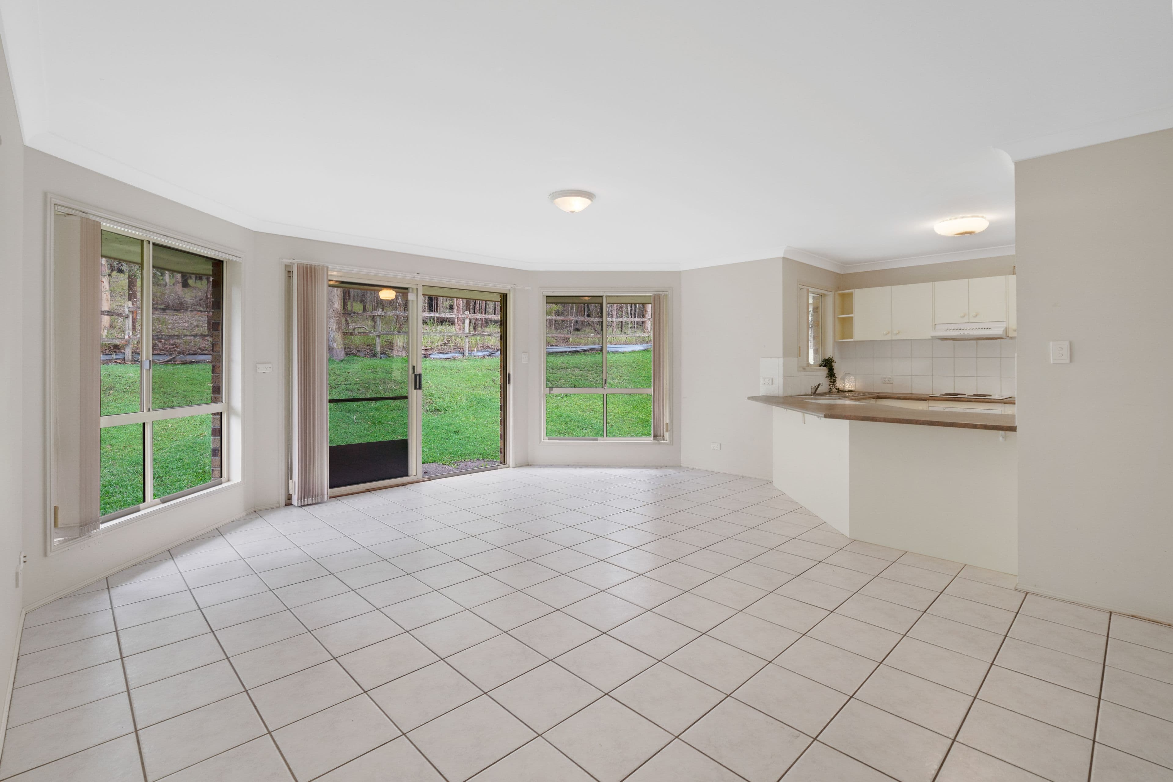 82 Kununurra Crescent, Shailer Park QLD 4128, Shailer Park - Thumbnail 4