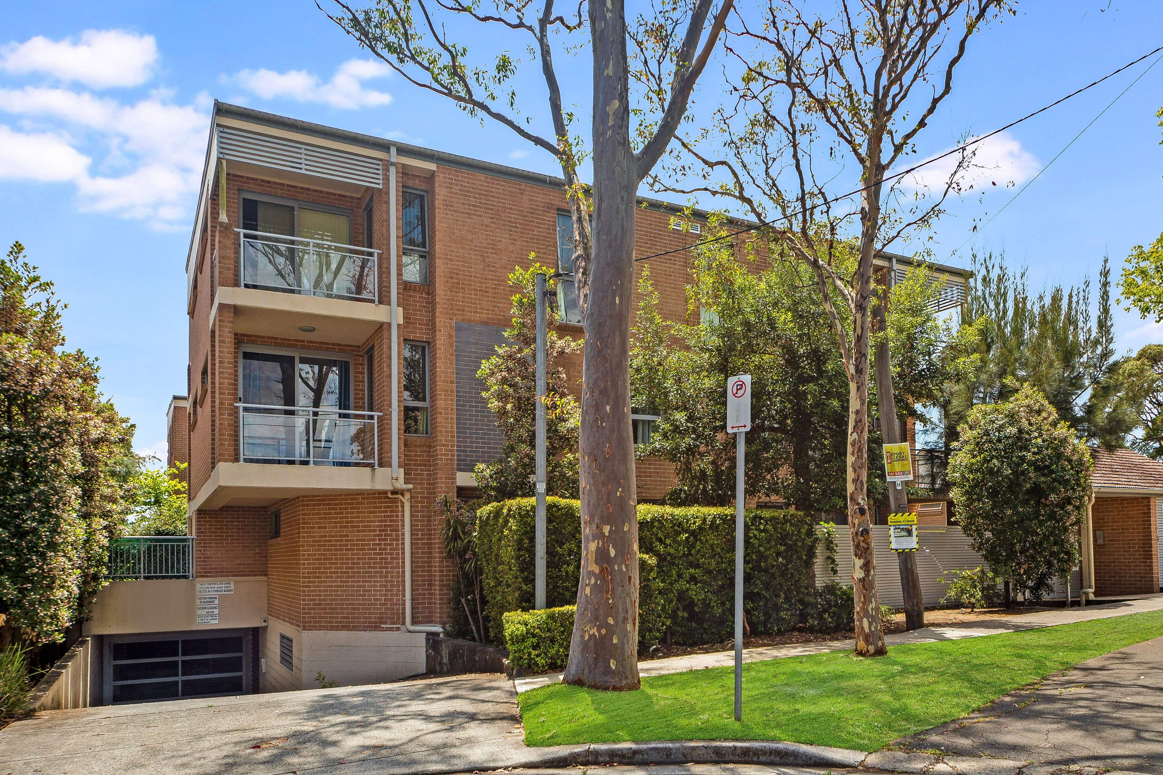 2/746 Barkly Street, West Footscray - Image 1