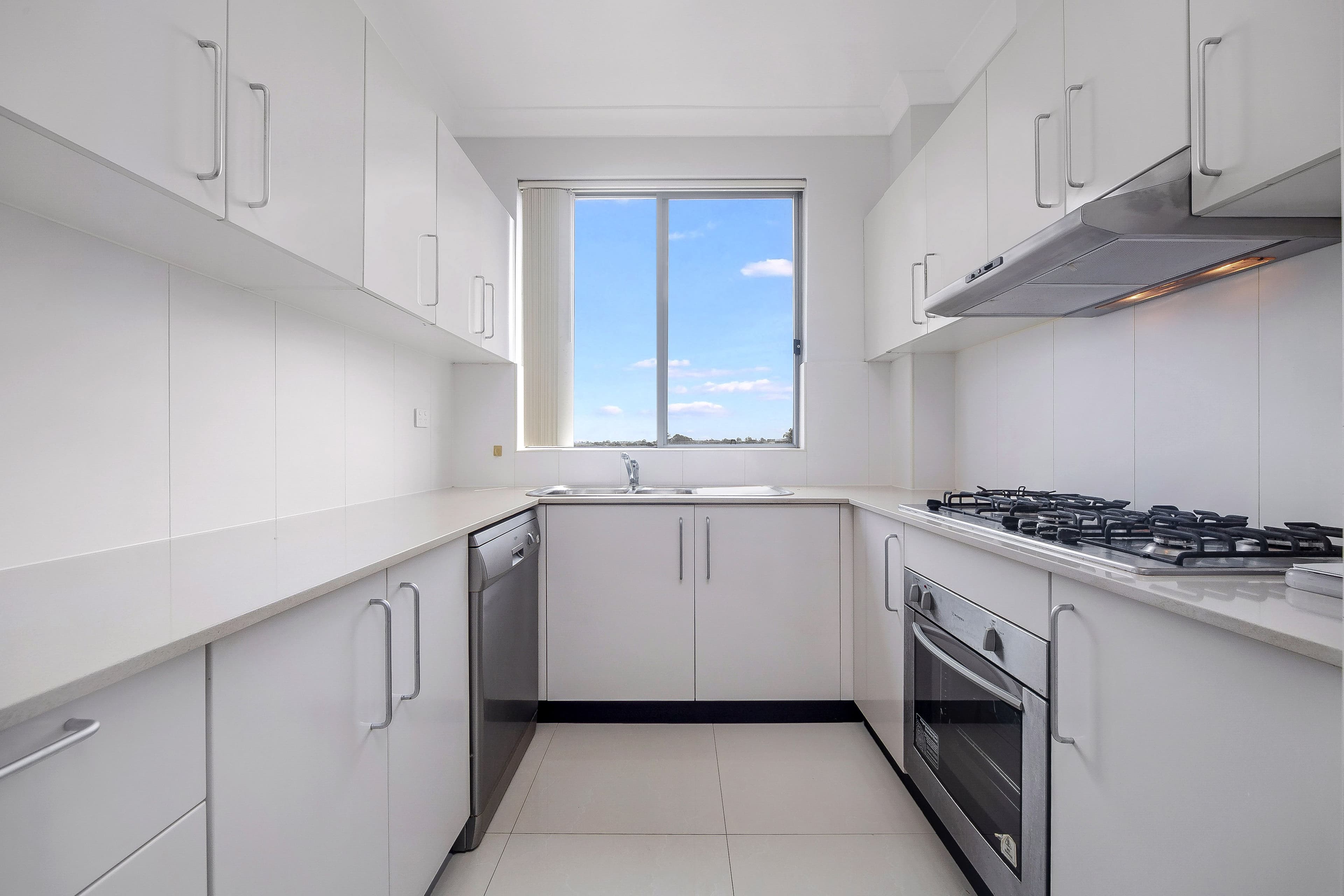 2/746 Barkly Street, West Footscray - Thumbnail 4