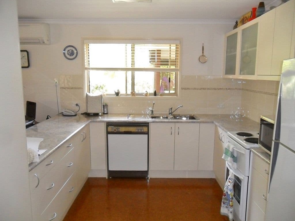 230 Torquay Terrace, TORQUAY QLD 4655, Torquay - Thumbnail 3