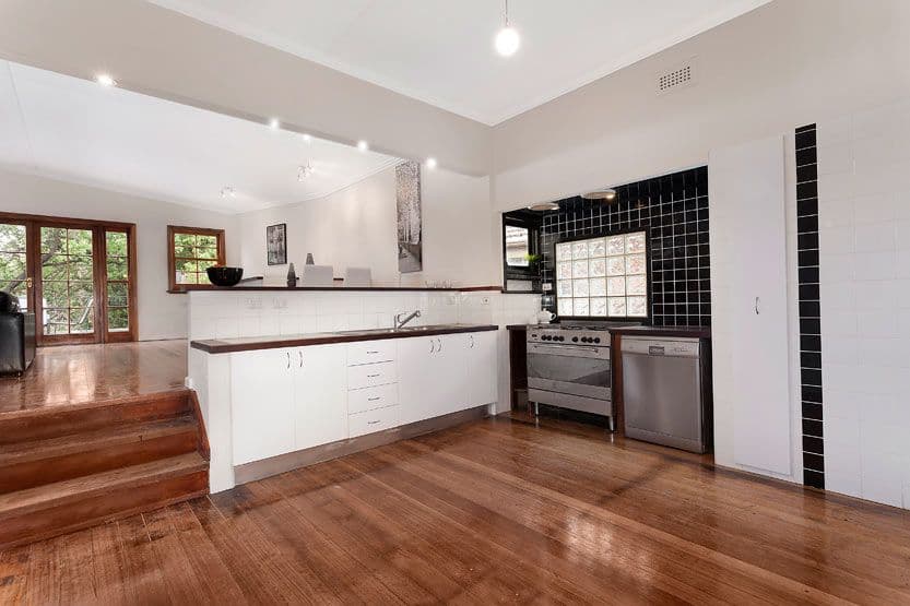 10 Lyndhurst Crescent, BRUNSWICK EAST VIC 3057, Brunswick East - Thumbnail 4