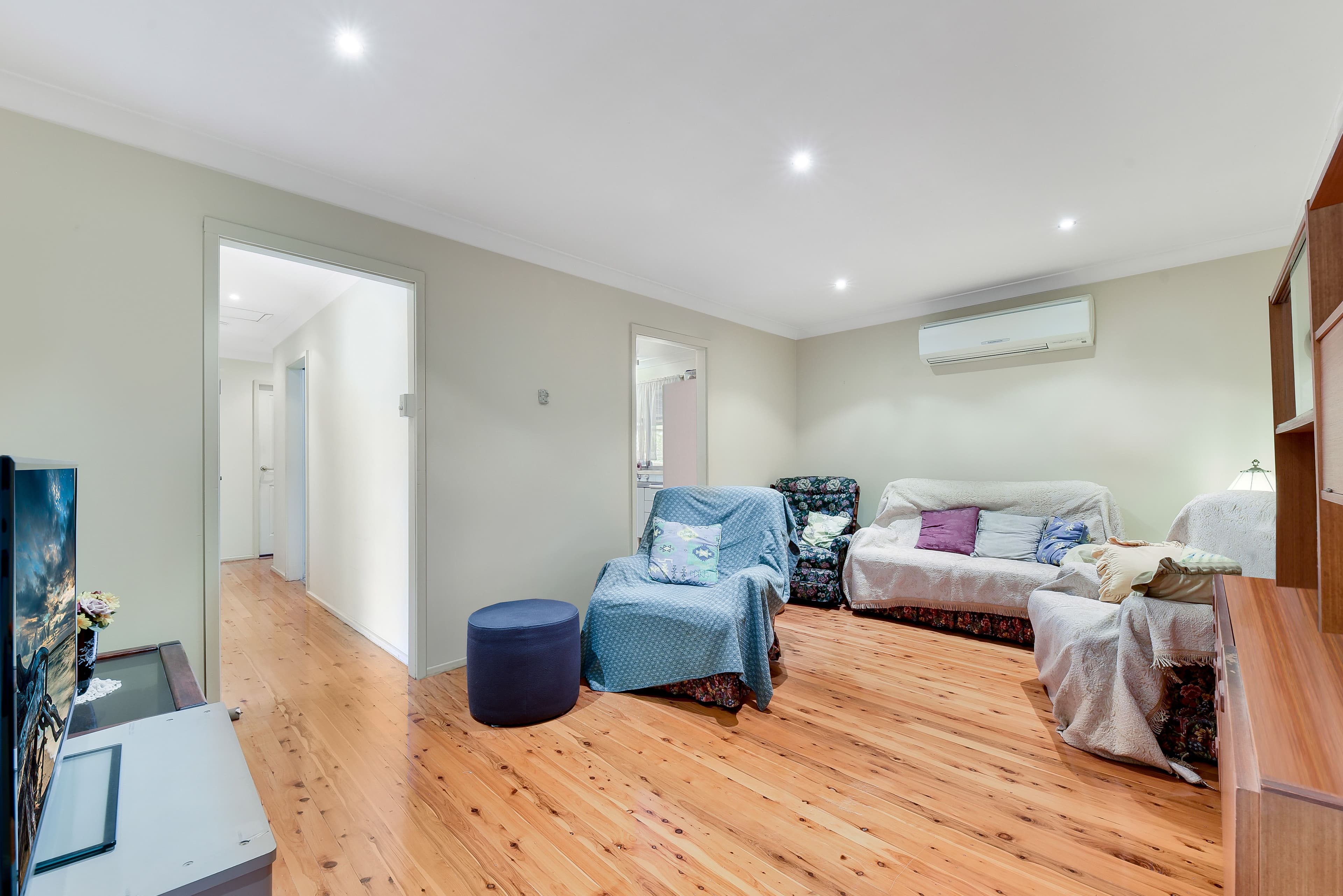 16 Richmond Crescent, Campbelltown NSW 2560, Campbelltown - Thumbnail 2