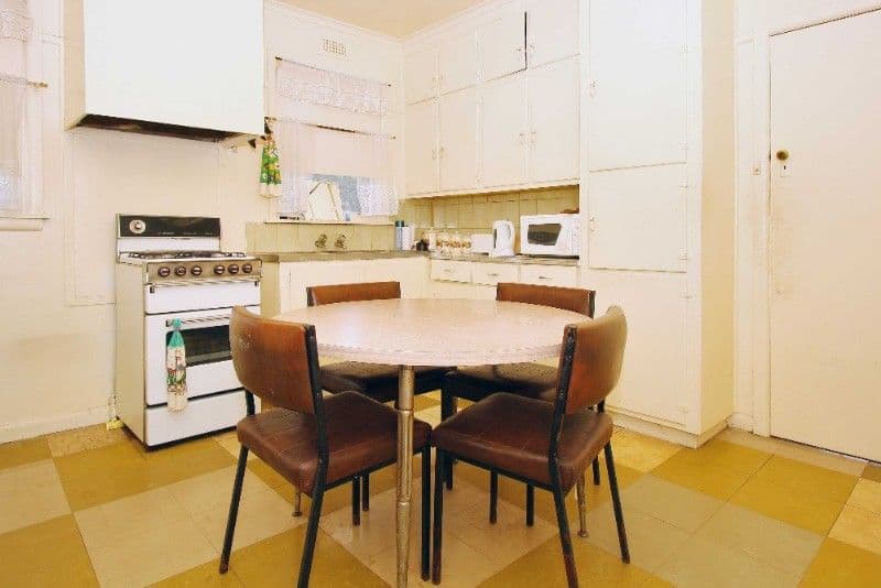 157 Boldrewood Parade, RESERVOIR VIC 3073, Reservoir - Thumbnail 4