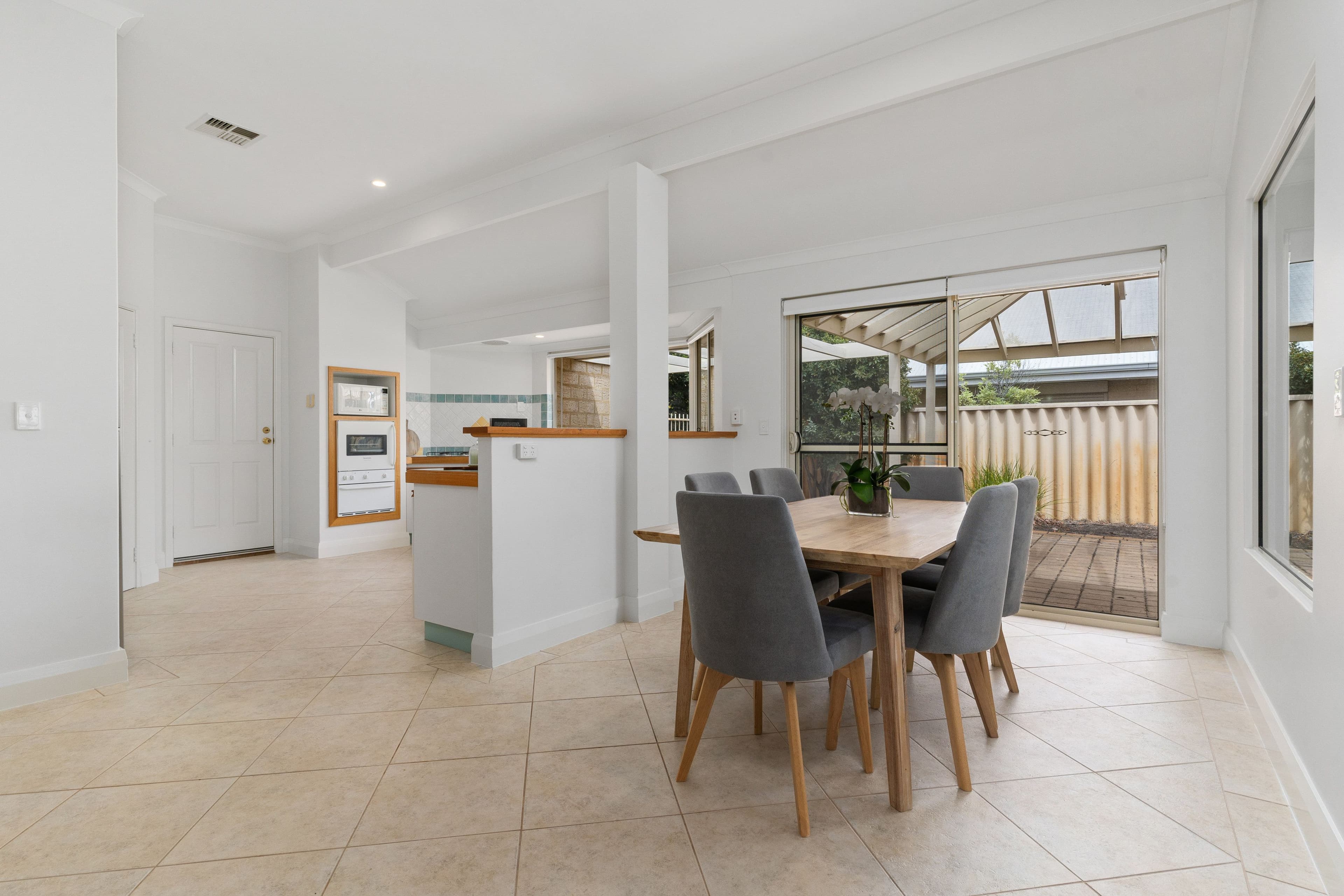 16 Chatsworth Gate, Canning Vale WA 6155, Canning Vale - Thumbnail 3
