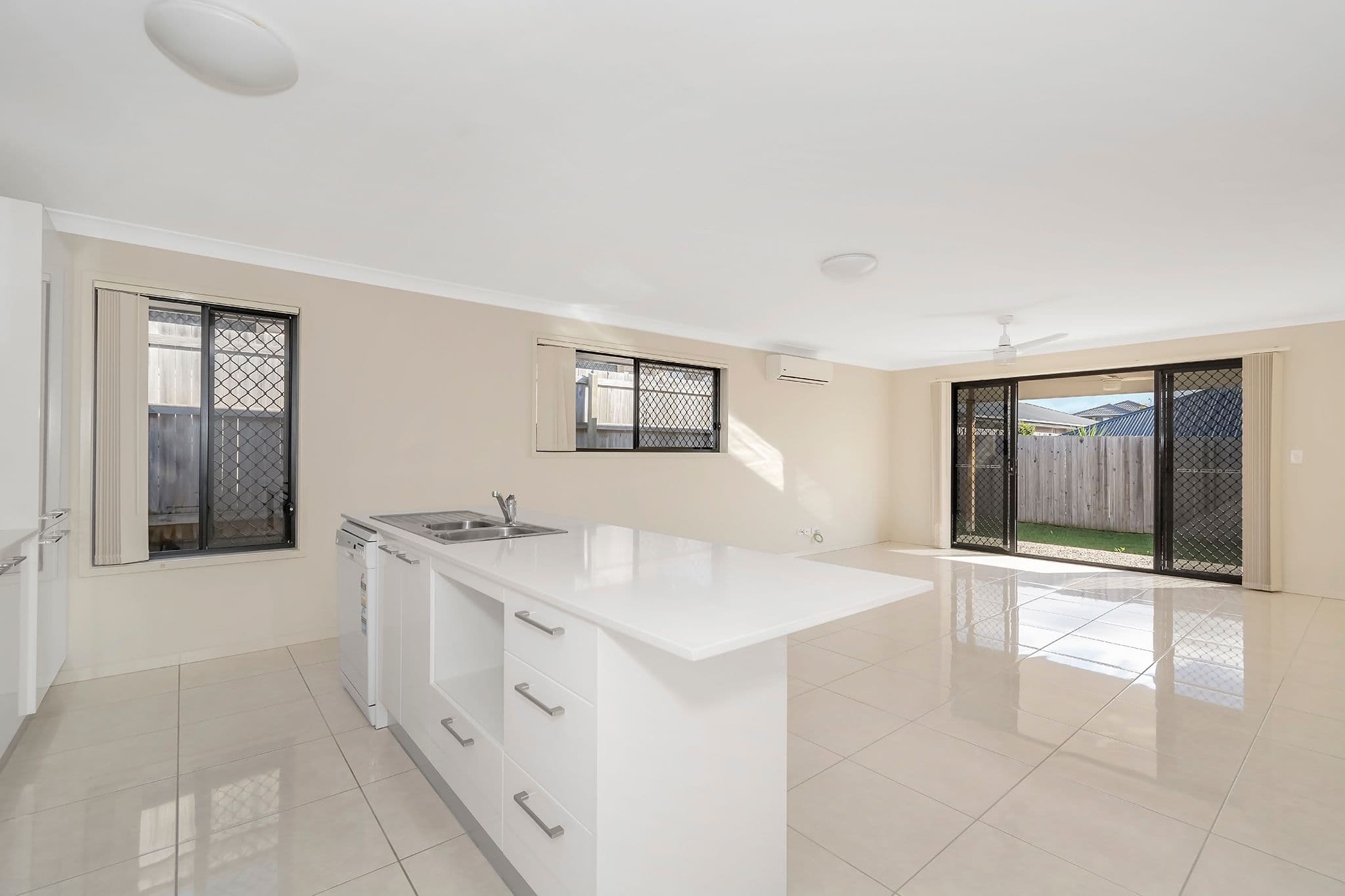 7 Tiffany Way, Pimpama QLD 4209, Pimpama - Thumbnail 5