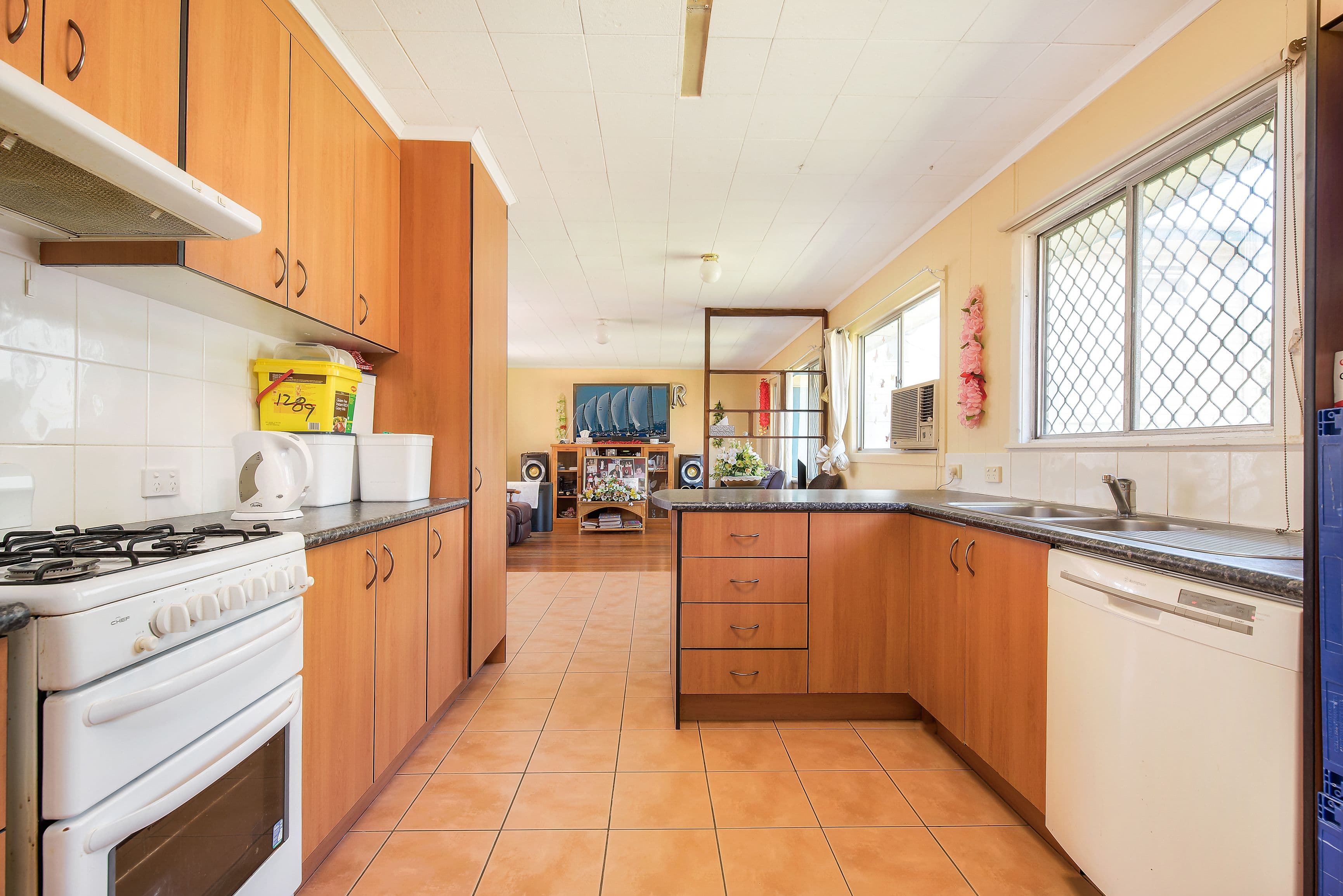 41 Collins Street, Woody Point QLD 4019, Woody Point - Thumbnail 4