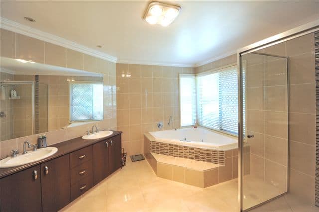 19 Shelton Crescent, KEARNEYS SPRING QLD 4350, Kearneys Spring - Thumbnail 6