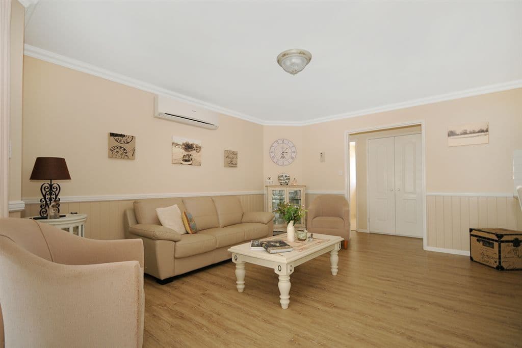 16 Devoran Street, HIGHFIELDS QLD 4352, Highfields - Thumbnail 2