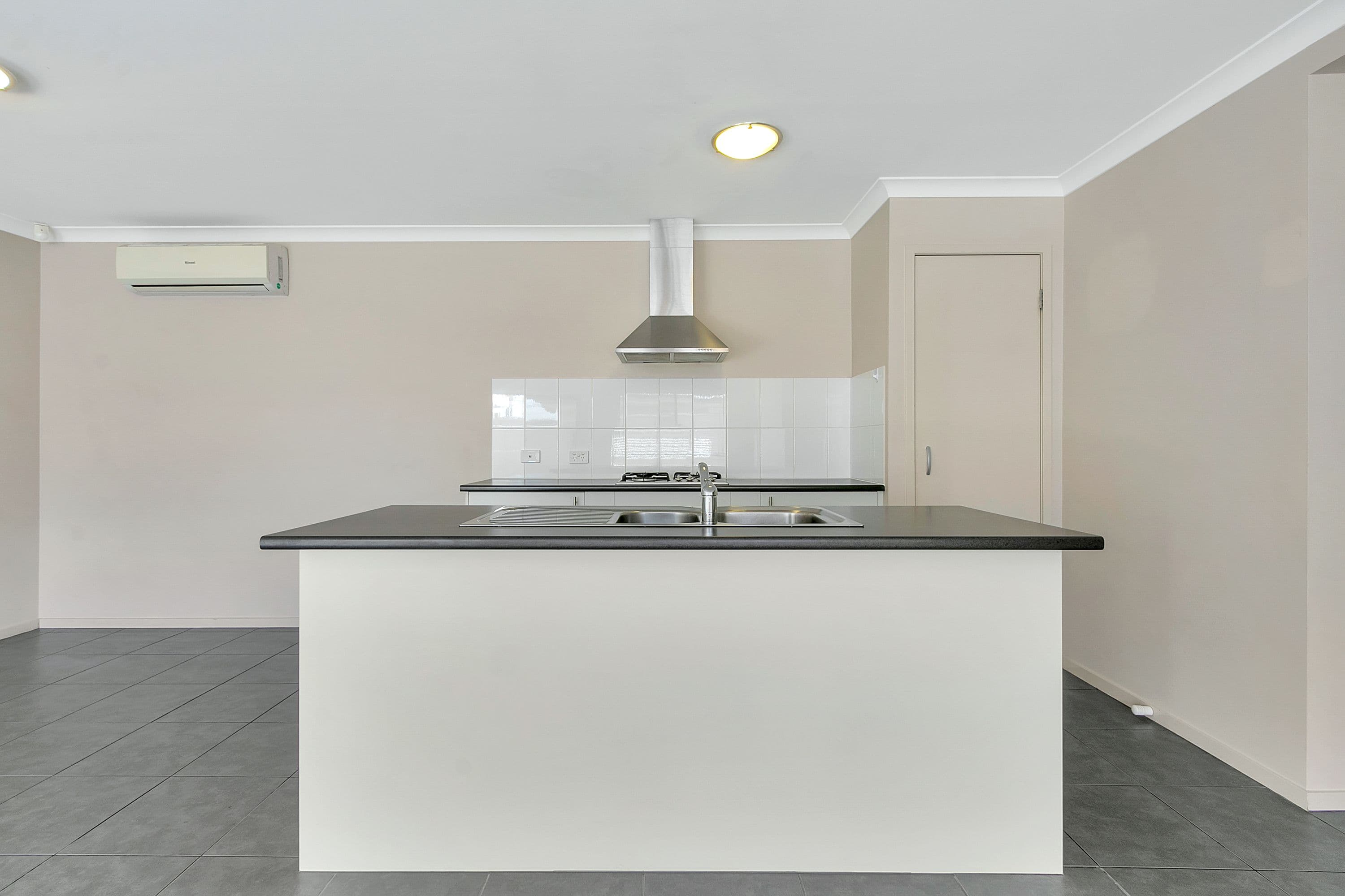 4 Roberts Street, Munno Para SA 5115, Munno Para - Thumbnail 2