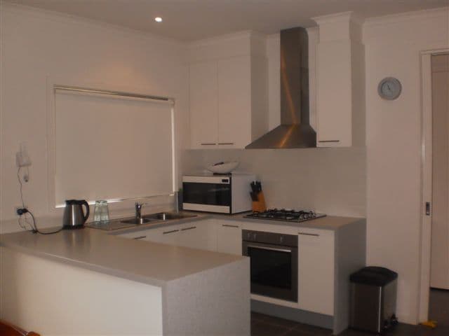 41 Kinglake Crescent, CRAIGIEBURN VIC 3064, Craigieburn - Thumbnail 2