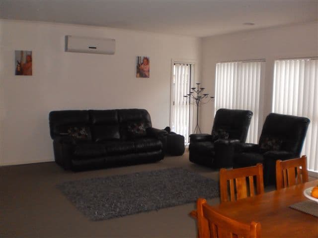 41 Kinglake Crescent, CRAIGIEBURN VIC 3064, Craigieburn - Thumbnail 4