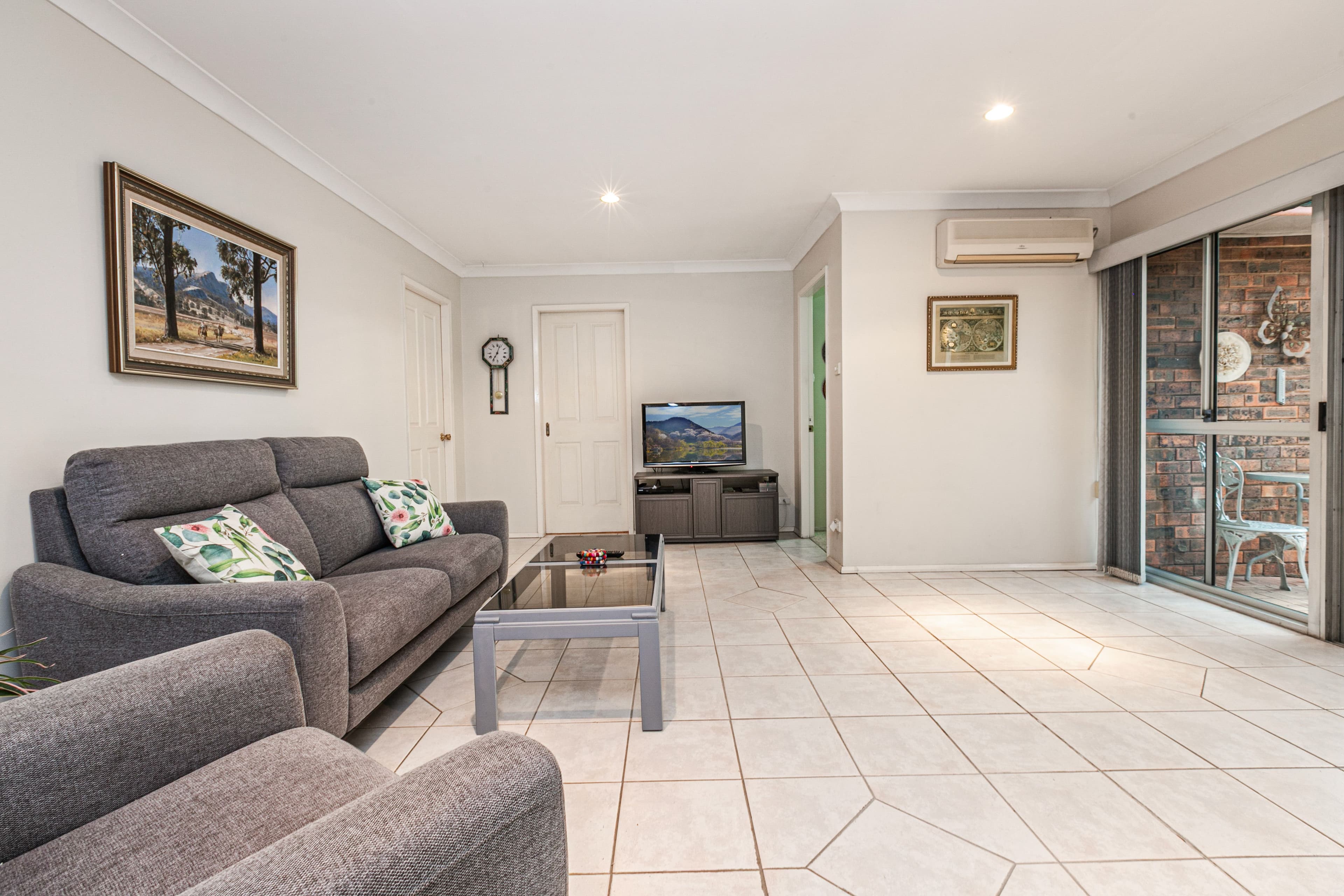 4 Robinson Place, Baulkham Hills NSW 2153, Baulkham Hills - Thumbnail 2