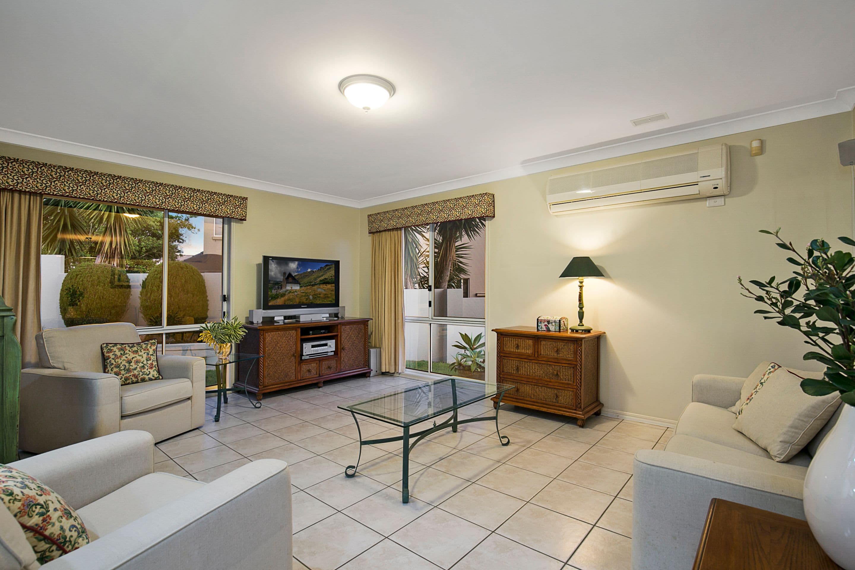 27 Windsor Place, Carindale QLD 4152, Carindale - Thumbnail 2