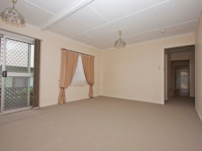 10 Balmoral Place, DECEPTION BAY QLD 4508, Deception Bay - Thumbnail 7