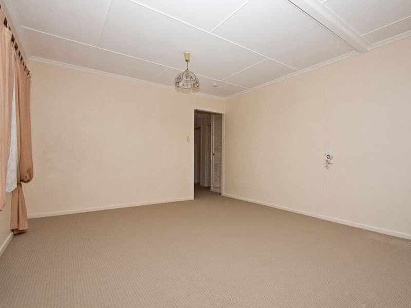 10 Balmoral Place, DECEPTION BAY QLD 4508, Deception Bay - Thumbnail 8