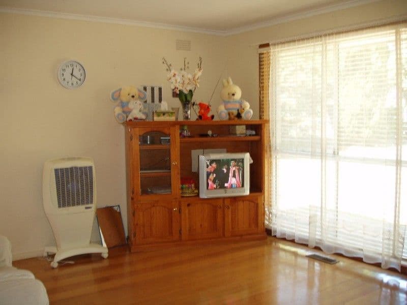 37 Cardigan Road, MOOROOLBARK VIC 3138, Mooroolbark - Thumbnail 3