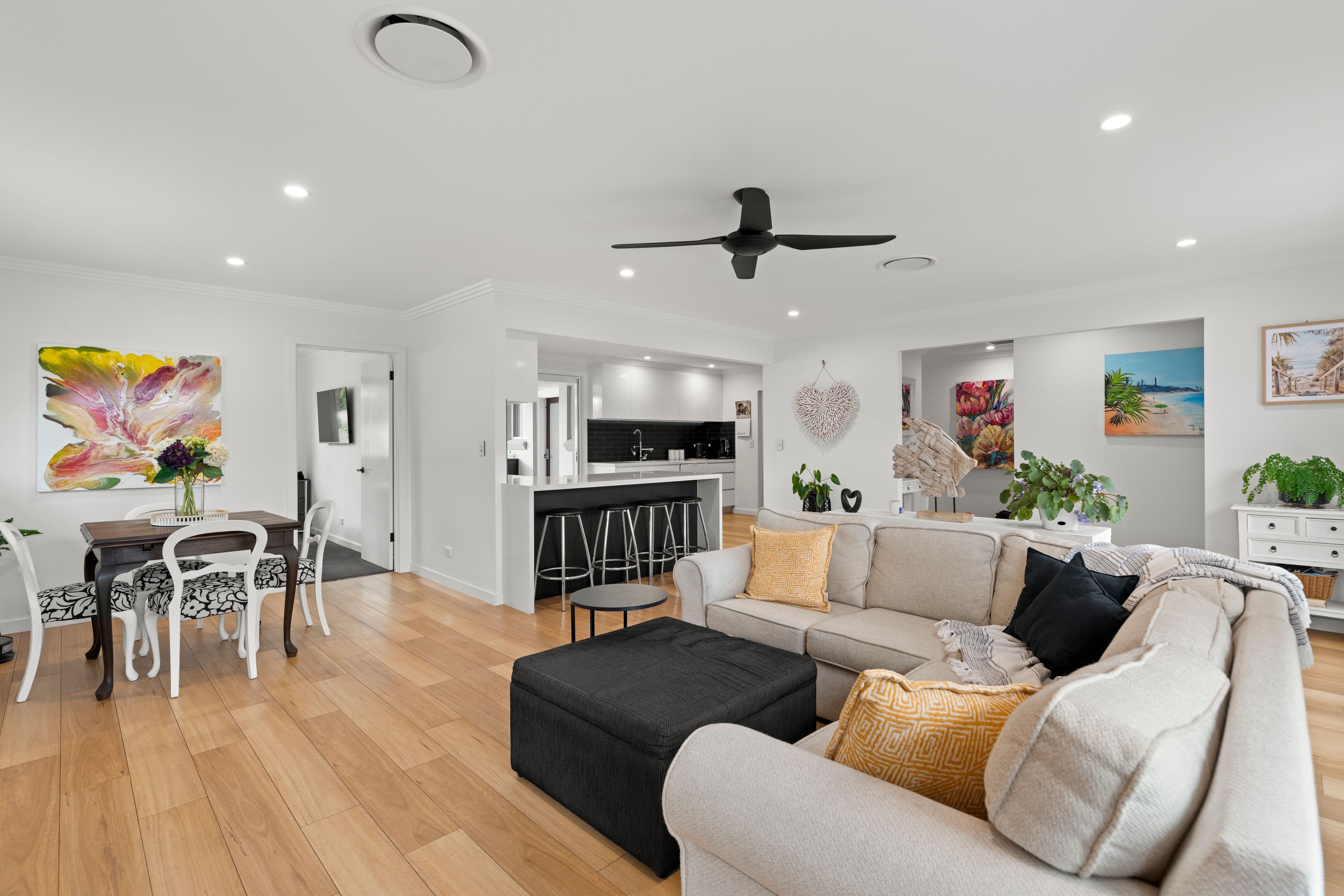 28 Kingfisher Crescent, Burleigh Waters QLD 4220, Burleigh Waters - Thumbnail 3