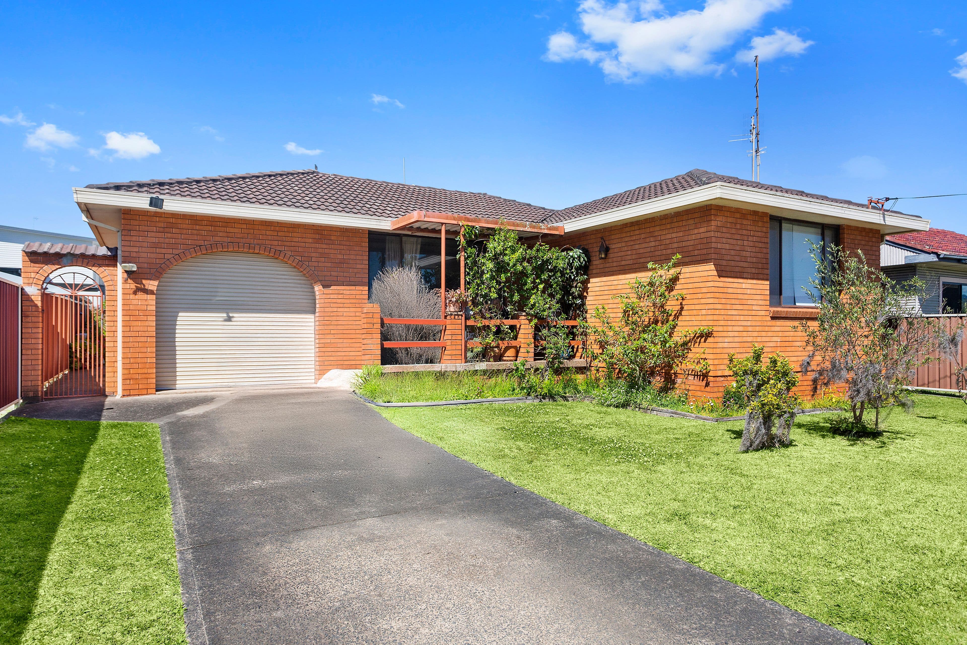 13 Madden Street, Oak Flats NSW 2529, Oak Flats - Image 1