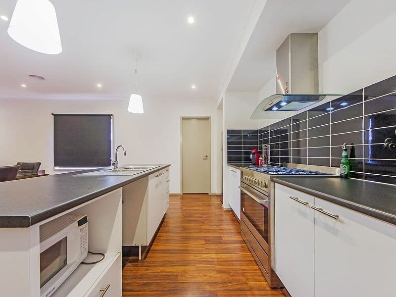 11 Scotsdale Road, TRUGANINA VIC 3029, Truganina - Thumbnail 6