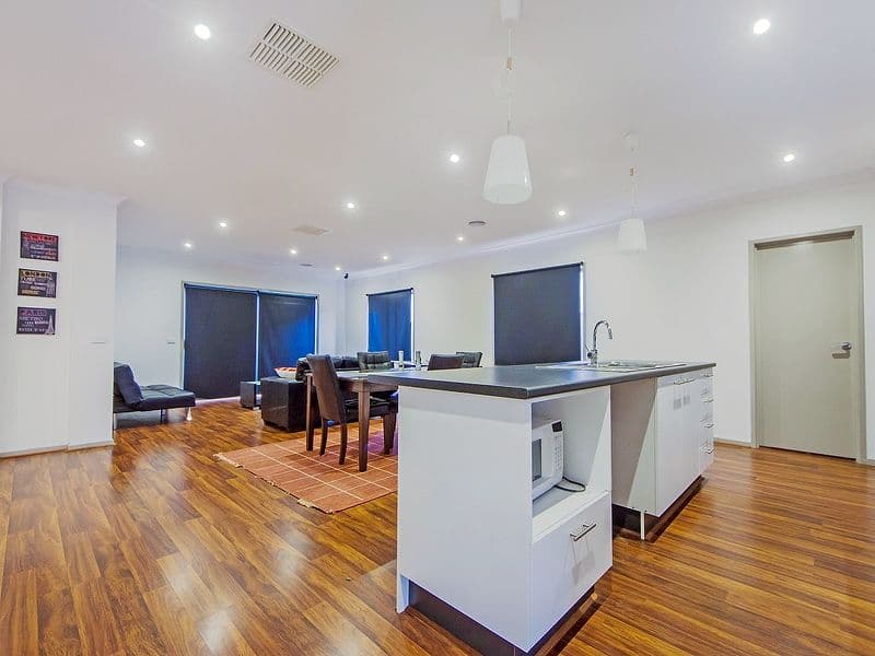 11 Scotsdale Road, TRUGANINA VIC 3029, Truganina - Thumbnail 7