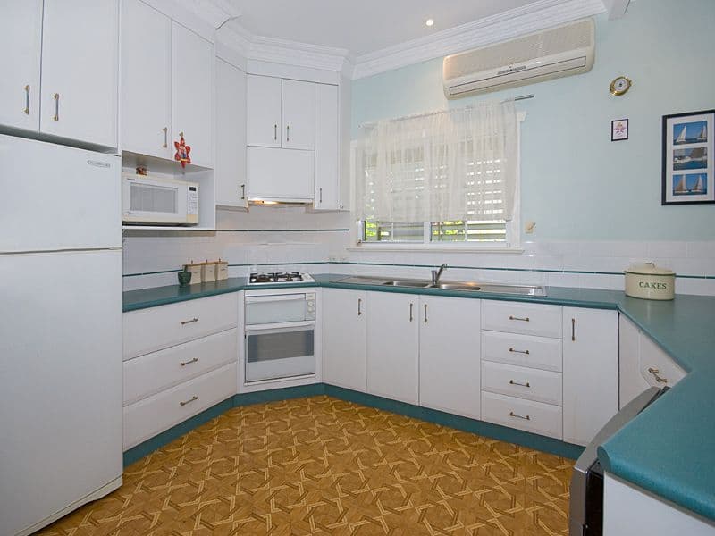 64 Ninth Avenue, KEDRON QLD 4031, Kedron - Thumbnail 4