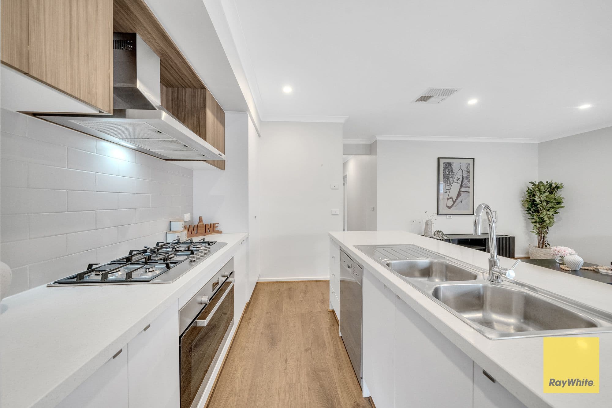 8 Midmar Terrace, THORNHILL PARK VIC 3335, Thornhill Park - Thumbnail 6