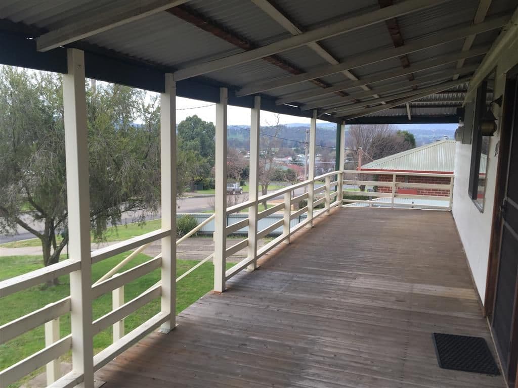 58 Broughton Street, Tumut - Thumbnail 2