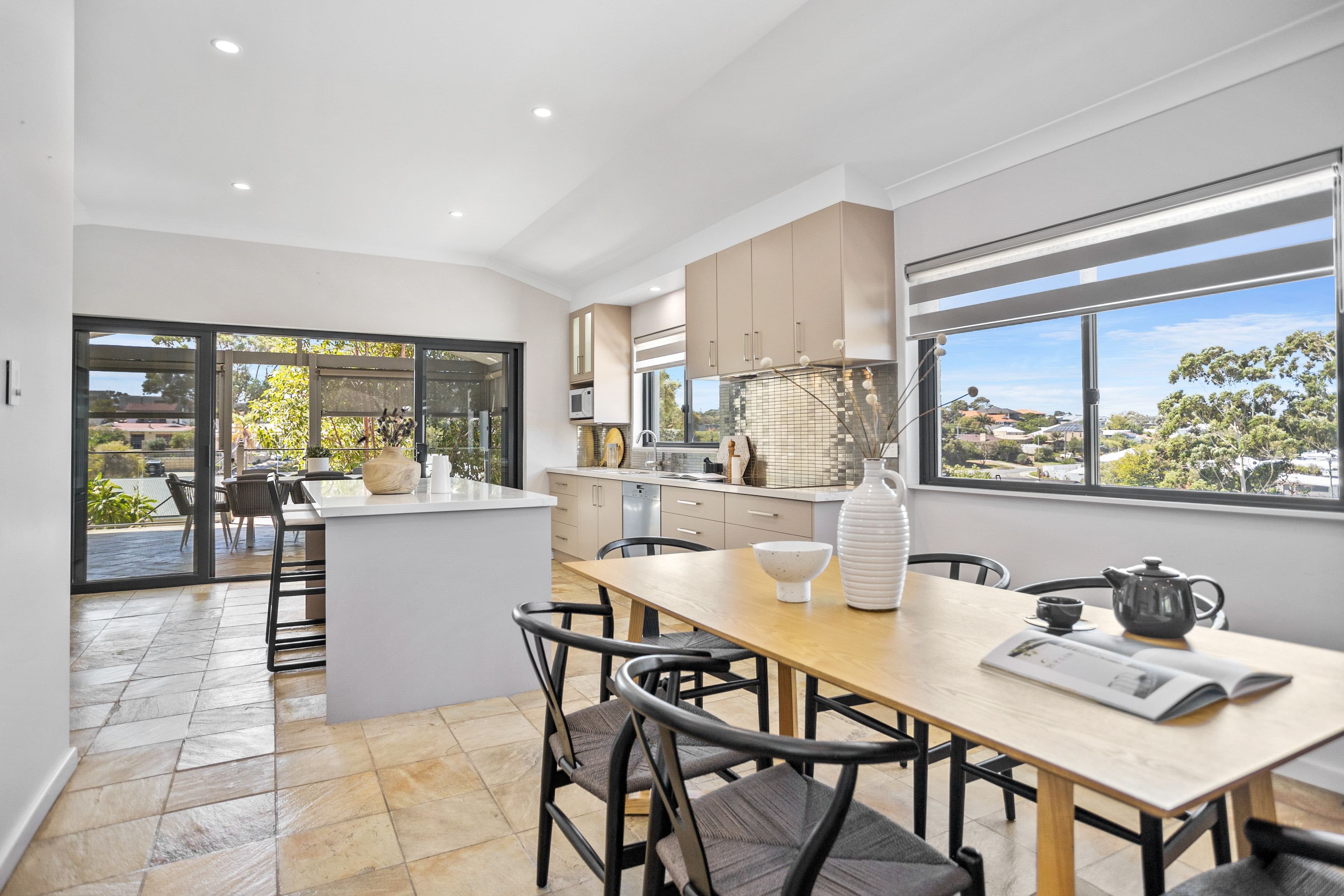 79 Marine Terrace, Sorrento WA 6020, Sorrento - Thumbnail 6