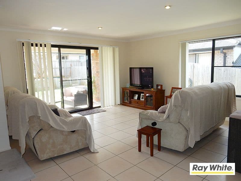 16 Hydrangea Street, ORMEAU QLD 4208, Ormeau - Thumbnail 4