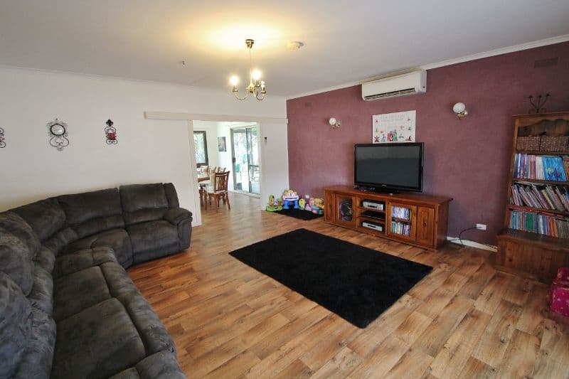 19 Edward Street, CLARE SA 5453, Clare - Thumbnail 2