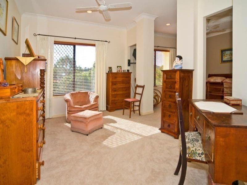 26 Amersham Crescent, CARINDALE QLD 4152, Carindale - Thumbnail 5