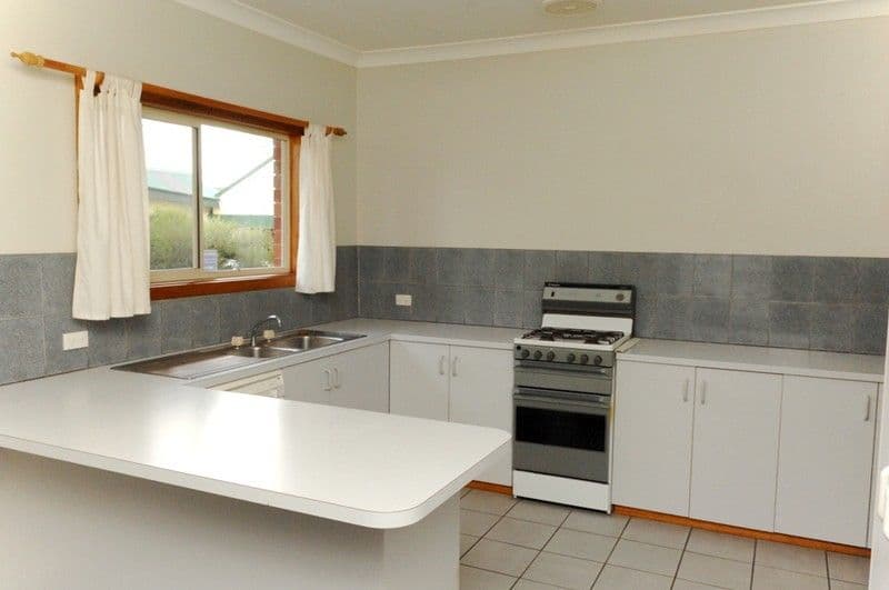 387 Kotthoff Street, LAVINGTON NSW 2641, Lavington - Thumbnail 2