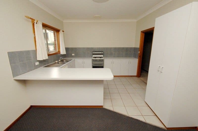 387 Kotthoff Street, LAVINGTON NSW 2641, Lavington - Thumbnail 6