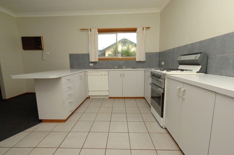 387 Kotthoff Street, LAVINGTON NSW 2641, Lavington - Thumbnail 7