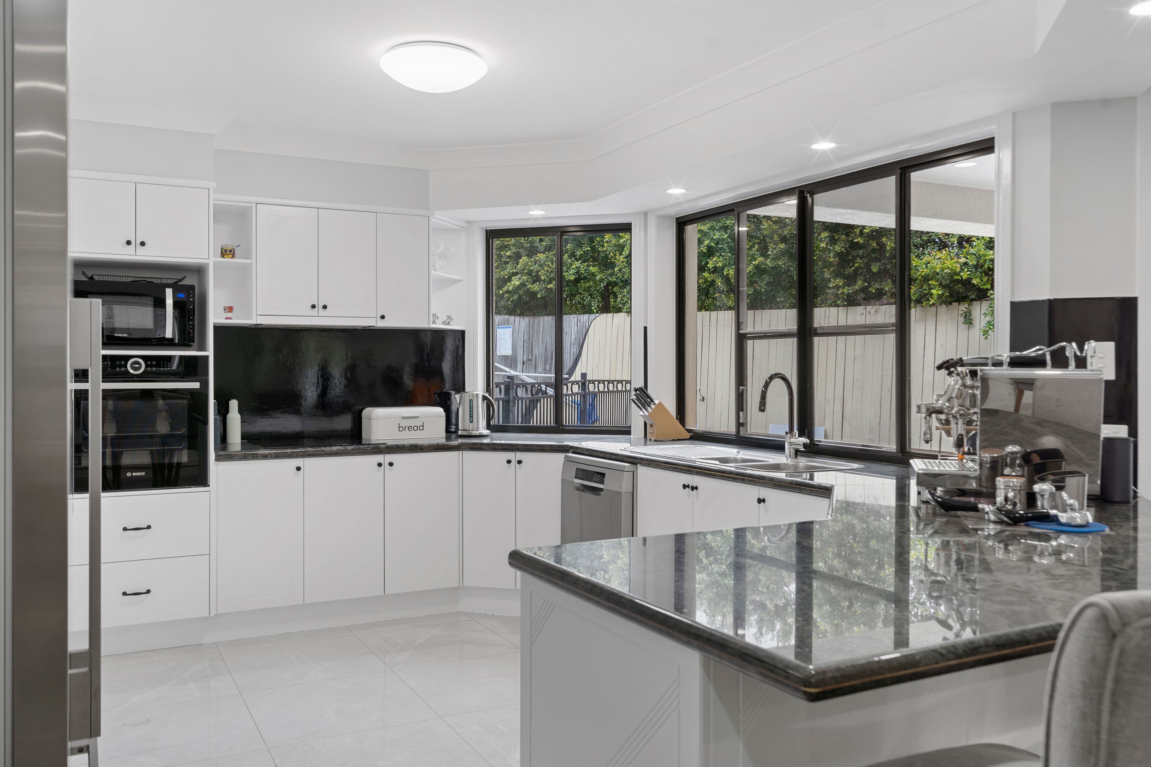 5 Duthie Court, Carindale QLD 4152, Carindale - Thumbnail 5