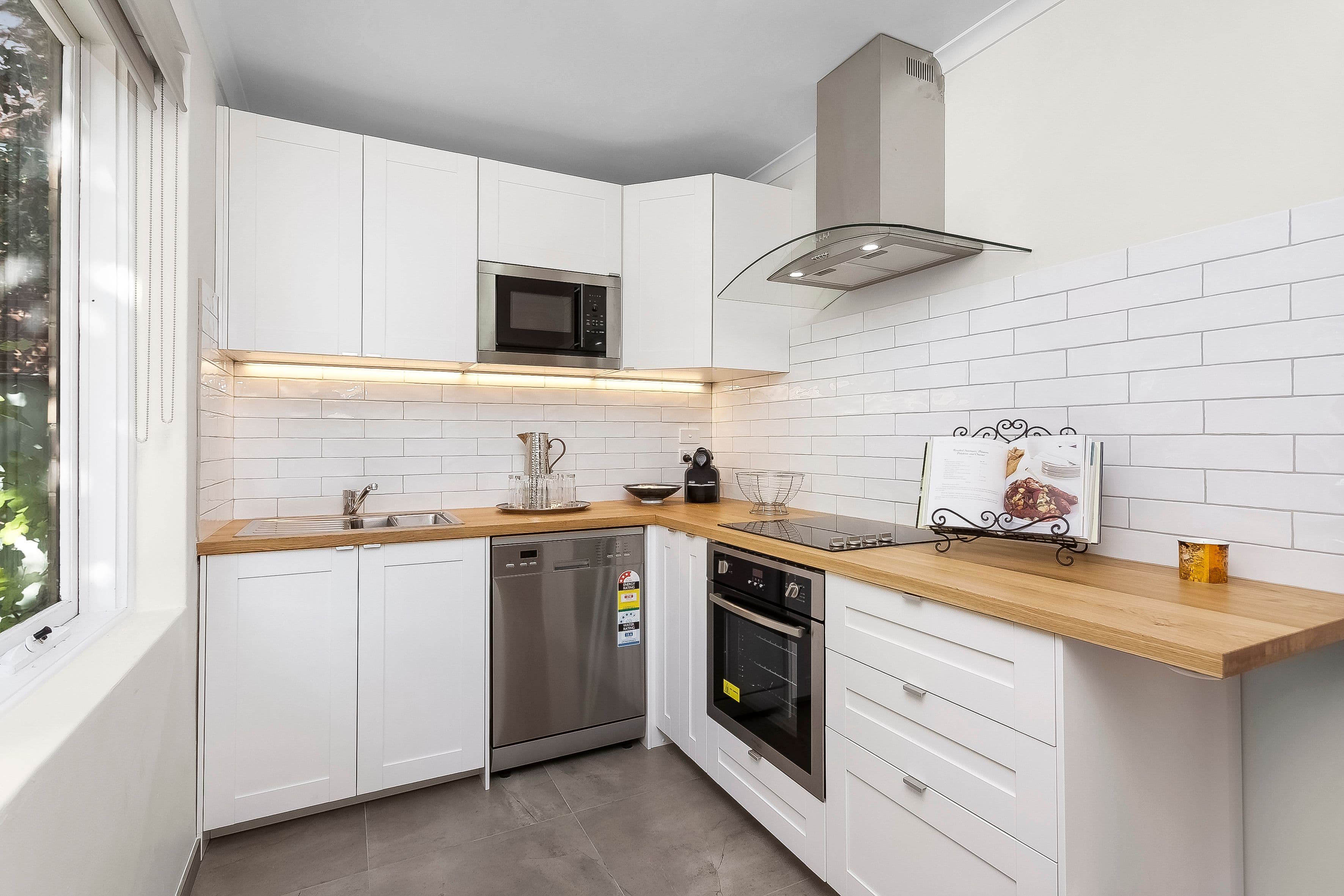 16 The Esplanade, Clifton Hill VIC 3068, Clifton Hill - Thumbnail 3