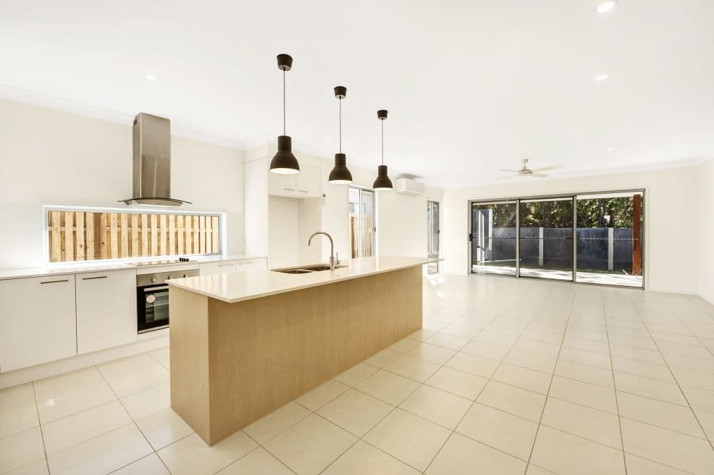 18 Sapphire Place, Elanora QLD 4221, Elanora - Thumbnail 3