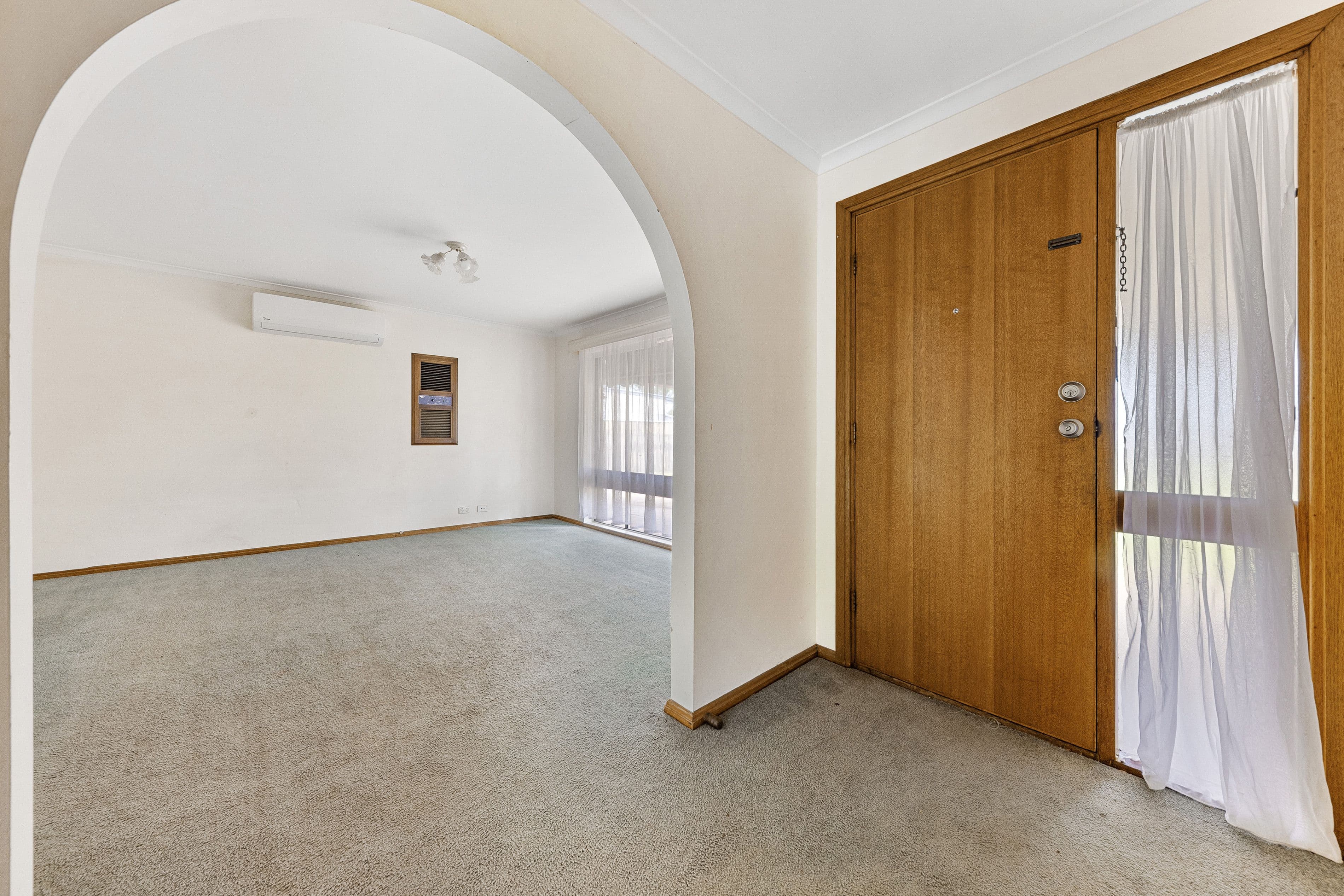 4 Ohio Court, Parafield Gardens SA 5107, Parafield Gardens - Thumbnail 2